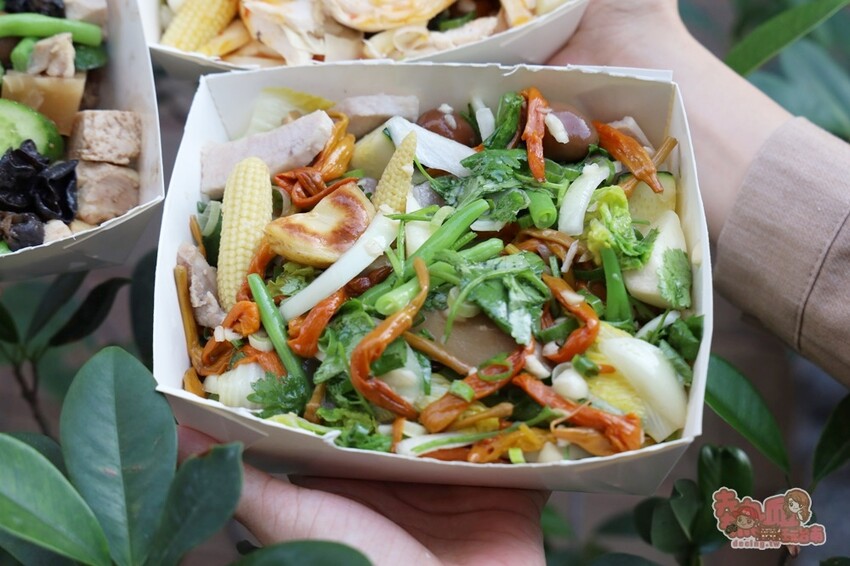 【台南美食】永香鹽水雞裕農店！台南口味最多的鹽水雞店，現在台南東區也能吃到，泰式口味鹽水雞超爆好吃的啦~ - 熱血玩台南。跳躍新世界