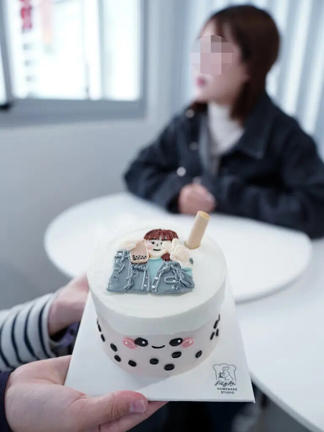 台南手繪生日蛋糕│莉莉安客製化蛋糕│超萌人像蛋糕│顏值+味道