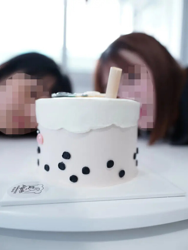 台南手繪生日蛋糕│莉莉安客製化蛋糕│超萌人像蛋糕│顏值+味道