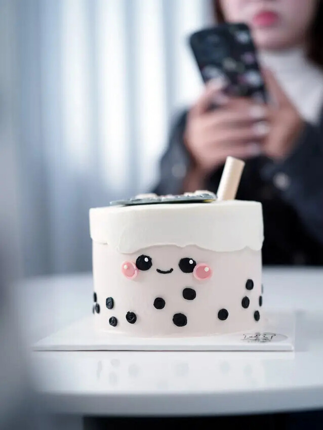 台南手繪生日蛋糕│莉莉安客製化蛋糕│超萌人像蛋糕│顏值+味道