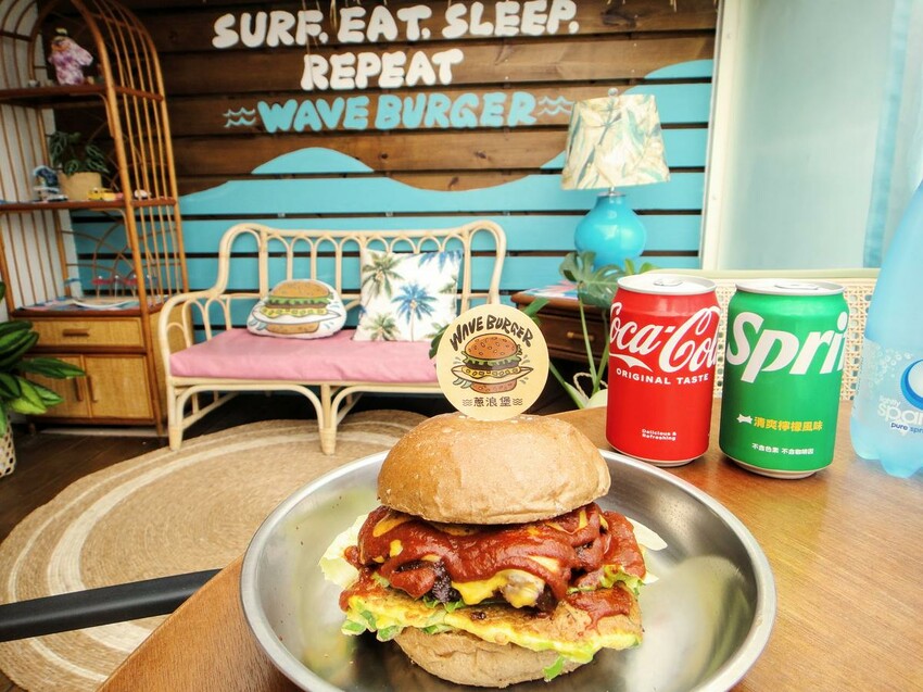【美食】「蔥浪堡」漢堡、炸物、衝浪用品，宜蘭礁溪漢堡推薦、礁溪網美餐廳、礁溪寵物友善餐廳 (附菜單)