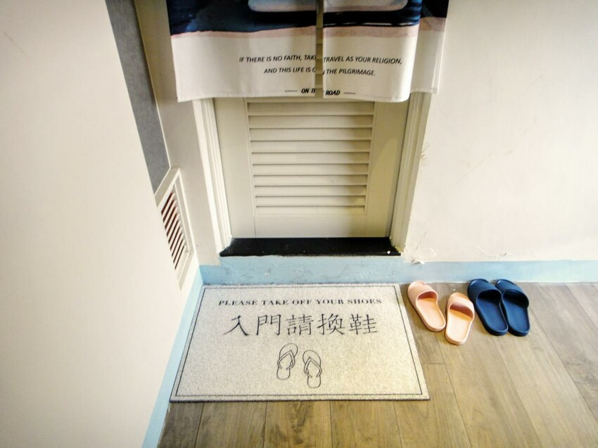 【美食】「蔥浪堡」漢堡、炸物、衝浪用品，宜蘭礁溪漢堡推薦、礁溪網美餐廳、礁溪寵物友善餐廳 (附菜單)