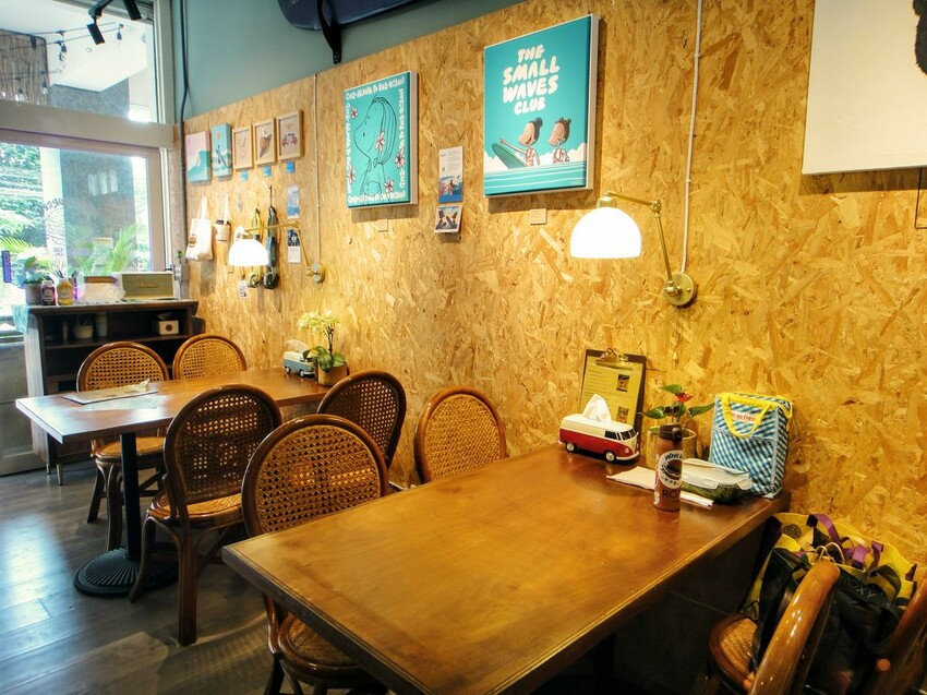 【美食】「蔥浪堡」漢堡、炸物、衝浪用品，宜蘭礁溪漢堡推薦、礁溪網美餐廳、礁溪寵物友善餐廳 (附菜單)