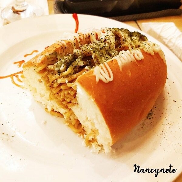 月讀女僕咖啡廳_炒麵麵包