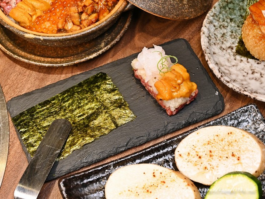 台中市西屯區台中必吃燒肉，餐點好吃份量又多，日本鳥居造景超好拍，還有免費和服體驗