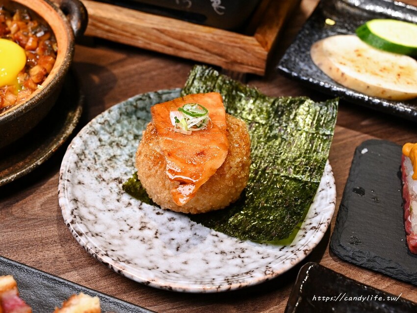 台中市西屯區台中必吃燒肉，餐點好吃份量又多，日本鳥居造景超好拍，還有免費和服體驗