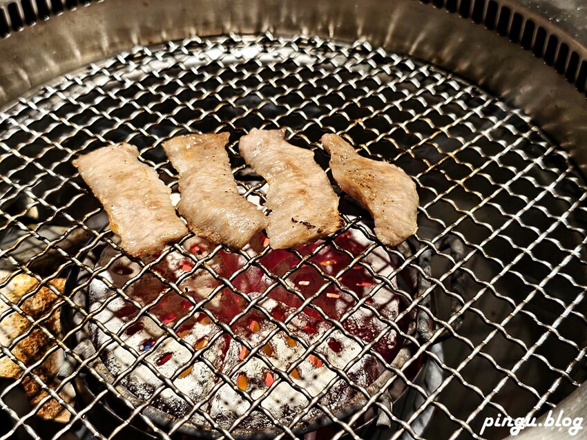 山鯨本家．HONKE｜奢華和牛饗宴 台中西屯高檔燒肉推薦 免費和服體驗 - 小企鵝生活趣