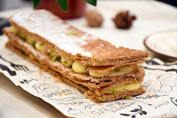 【工典甜點】將台灣在地風味結合法式甜點做結合，打造最獨一無二的千層蛋糕新嘗試＊今年中秋就送上最具有特