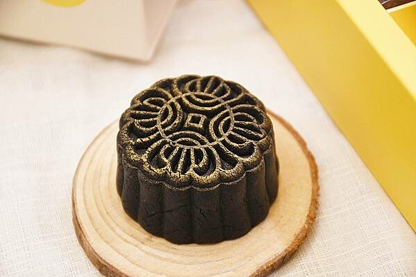 【工典甜點】將台灣在地風味結合法式甜點做結合，打造最獨一無二的千層蛋糕新嘗試＊今年中秋就送上最具有特
