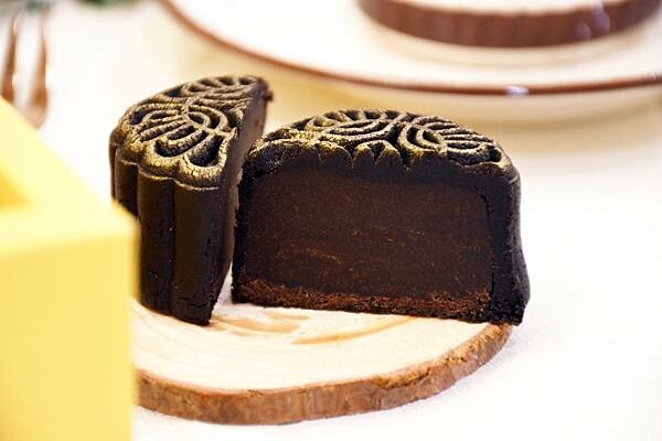 【工典甜點】將台灣在地風味結合法式甜點做結合，打造最獨一無二的千層蛋糕新嘗試＊今年中秋就送上最具有特