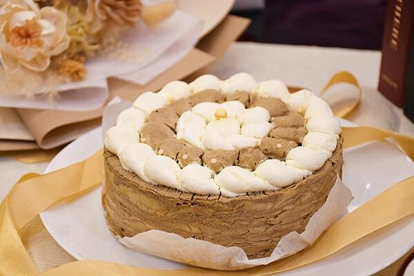 【工典甜點】將台灣在地風味結合法式甜點做結合，打造最獨一無二的千層蛋糕新嘗試＊今年中秋就送上最具有特