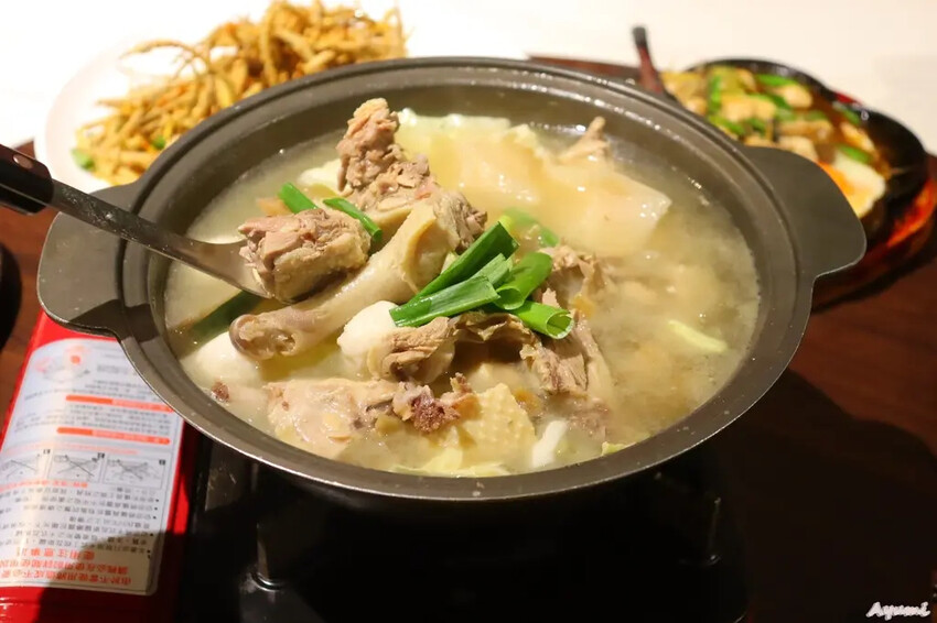 [高雄三民區熱炒推薦]天嚐地酒熱炒店/招牌成都老鴨鍋/金沙蝦