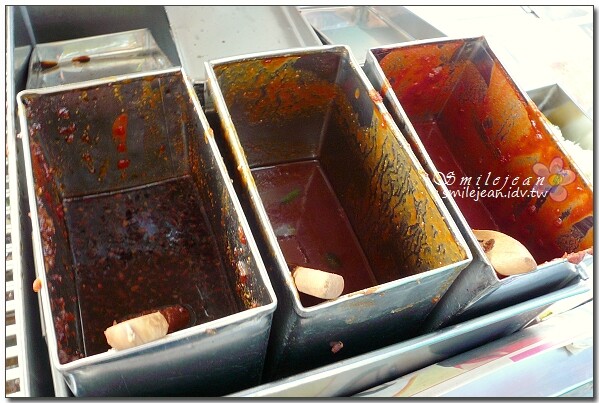 宜蘭縣頭城鎮宜蘭【頭城車站阿伯炸蛋蔥油餅】40年老店一週只賣三天的排隊美食，加蛋青蔥45元