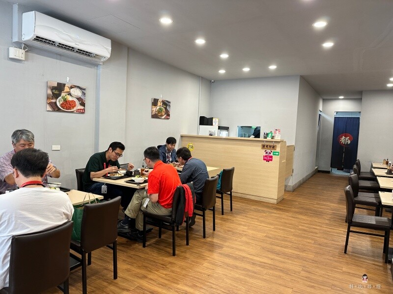 炸豬排定食只要120元起 白飯、沙拉、味噌湯放題 還免服務費！