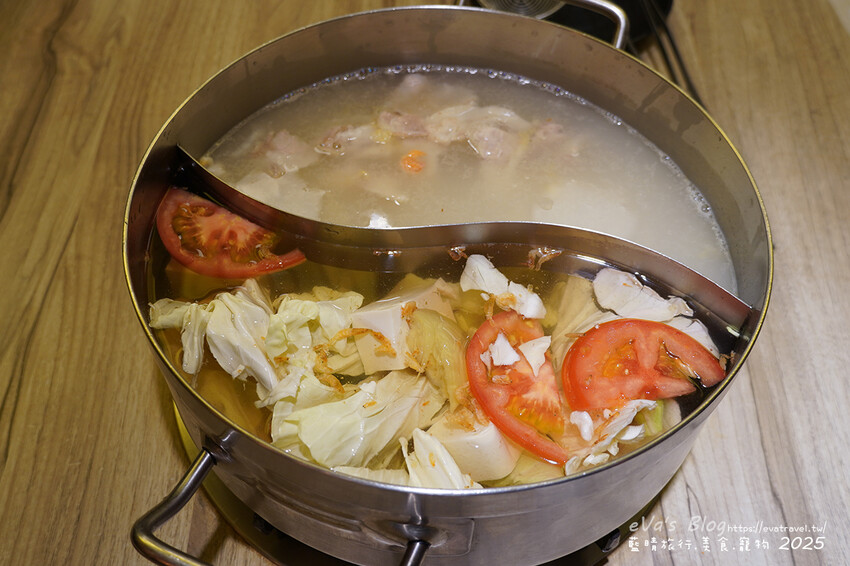 高雄市新興區【高雄火鍋】汕頭泉成沙茶火鍋(高雄美麗島中山總店)(寵物友善餐廳),堪稱台灣沙茶火鍋第一家,汕頭扁魚鍋湯頭濃郁鮮美,獨門沙茶沾醬是精華所在還有沙茶熱炒。高雄美食