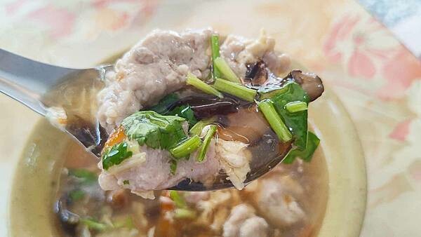 【板橋美食】板橋水粄|絕對是附近居民才知道的隱藏版美食!碗粿20元肉羹湯30元,爆便宜!