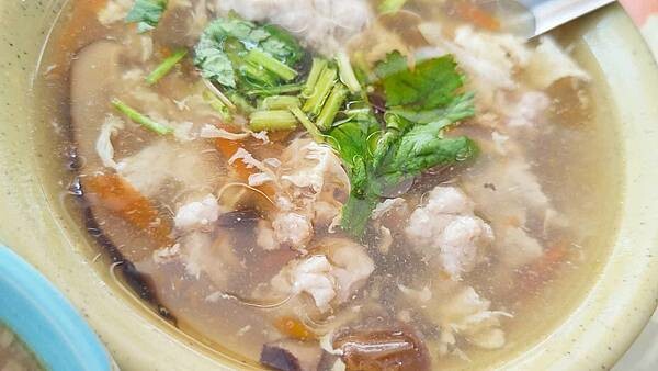 【板橋美食】板橋水粄|絕對是附近居民才知道的隱藏版美食!碗粿20元肉羹湯30元,爆便宜!