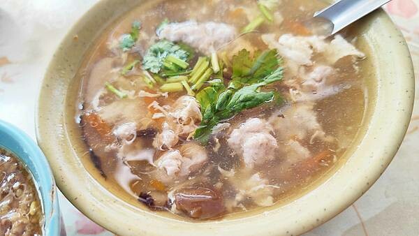 【板橋美食】板橋水粄|絕對是附近居民才知道的隱藏版美食!碗粿20元肉羹湯30元,爆便宜!