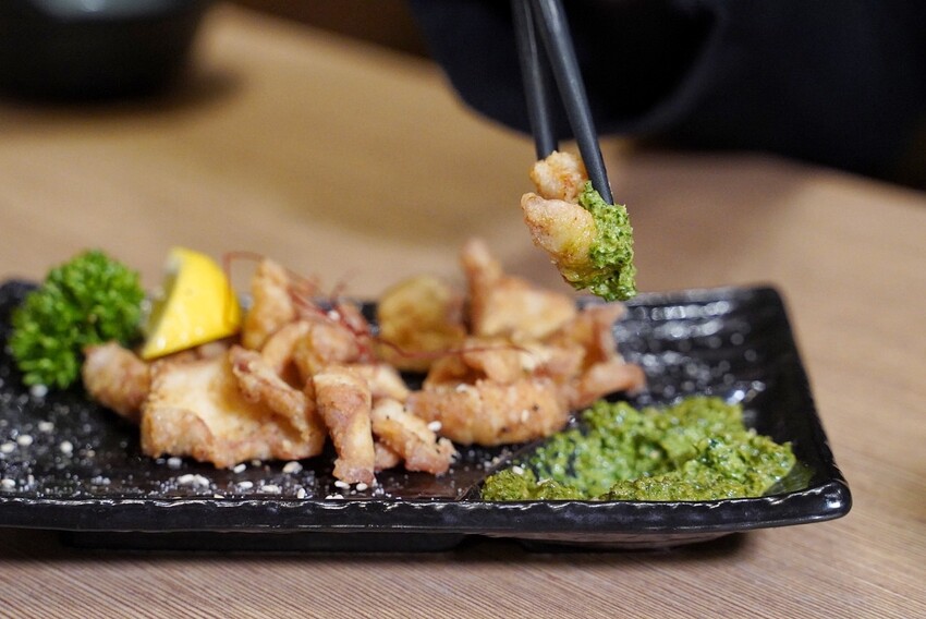 新竹燒肉新選擇！「燒肉モルディブ馬爾地夫」是一間主打內臟為主的度假型燒肉店，擁有日式的用餐氛圍及環境，更有日本職人精神的態度！ - 阿華田的美食日記