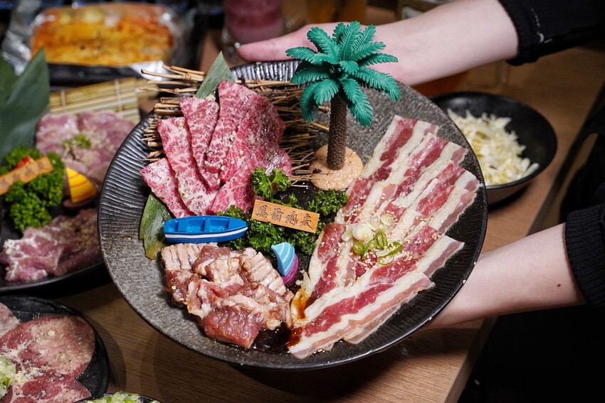 新竹燒肉新選擇！「燒肉モルディブ馬爾地夫」是一間主打內臟為主的度假型燒肉店，擁有日式的用餐氛圍及環境，更有日本職人精神的態度！ - 阿華田的美食日記