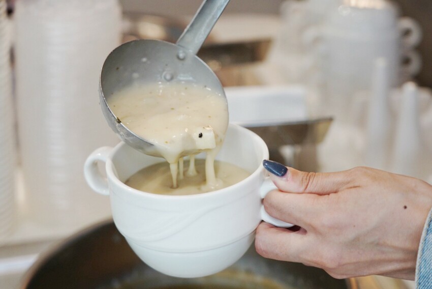 這是我吃過最大盤的溫沙拉！外帶溫沙拉3種蛋白質搭5種配料超澎湃，160元丼飯滿到看不到藜麥飯