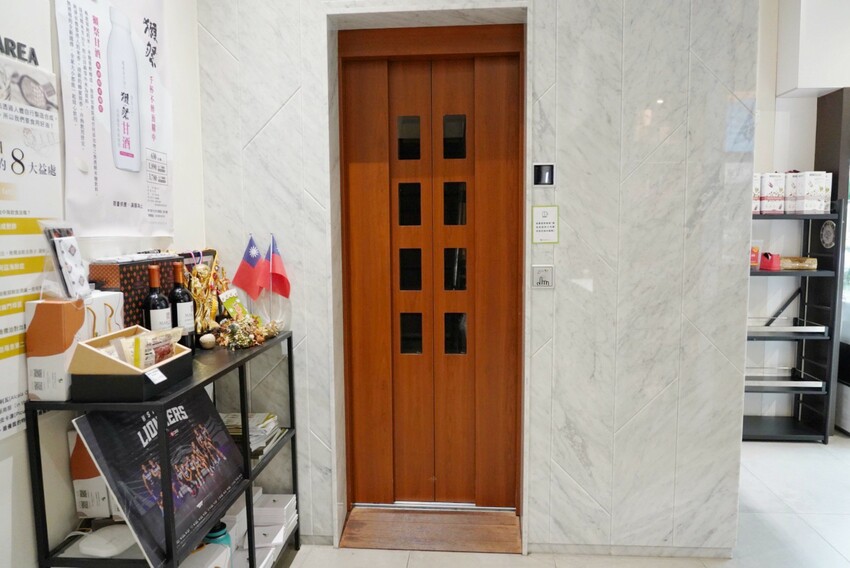 這是我吃過最大盤的溫沙拉！外帶溫沙拉3種蛋白質搭5種配料超澎湃，160元丼飯滿到看不到藜麥飯