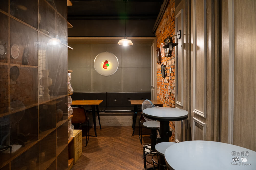 高雄飲料傳奇！老江紅茶牛奶24小時營業，超過70年老店必喝。