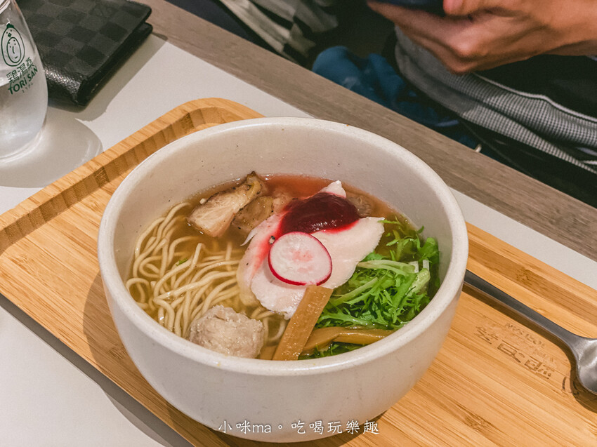 雞湯桑 Torisan 港墘店｜雞湯大叔開的日式拉麵店！櫻花柚子湯頭清爽不膩口，捷運港墘站，內科美食