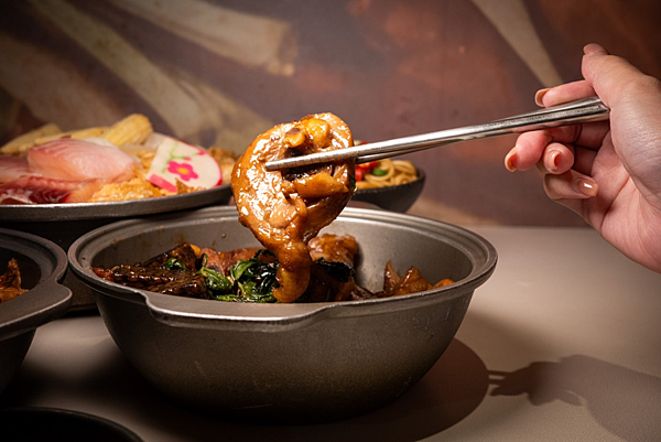 【桃園美食】桃園後火車站步行川醉湘麻辣小火鍋|麻辣干鍋一鍋兩