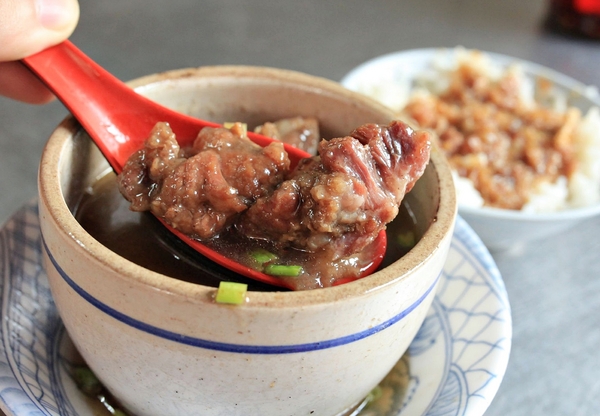 老李排骨酥湯:【高雄】想狂吃一斤排骨酥.老李排骨酥湯.桑尼瘦不了 老李排骨酥湯:【高雄】想狂吃一斤排骨酥.老李排骨酥湯.桑尼瘦不了