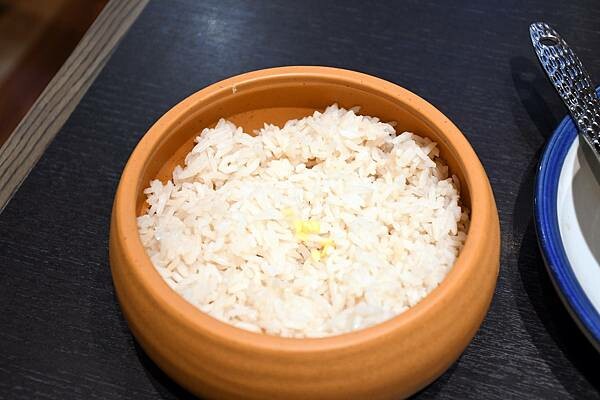 連續六年榮獲米其林必比登推薦的泰國餐廳高雄據點降落在夢時代啦！【帕泰家 Baan Phadthai】讓我瞬間有種重