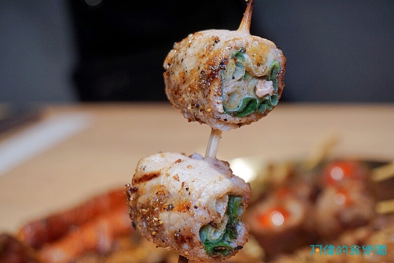 【西門站】焦糖楓串燒西門店-平價串燒，食材新鮮、特殊漢方烤肉粉，鹹甜入味超好吃