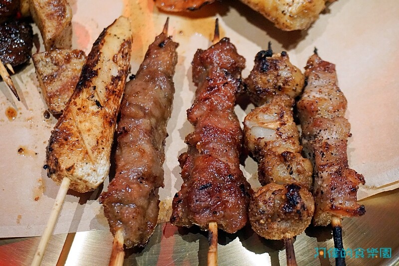 【西門站】焦糖楓串燒西門店-平價串燒，食材新鮮、特殊漢方烤肉粉，鹹甜入味超好吃