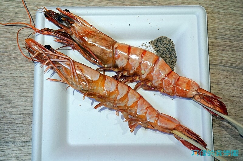 【西門站】焦糖楓串燒西門店-平價串燒，食材新鮮、特殊漢方烤肉粉，鹹甜入味超好吃