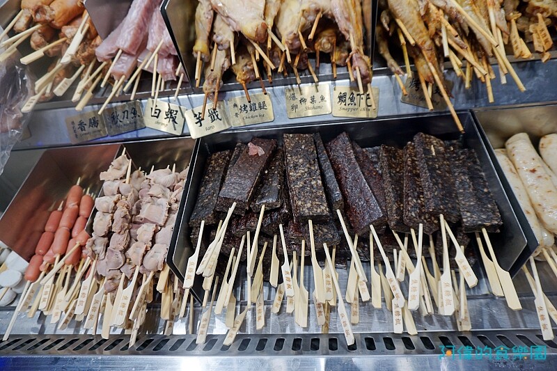 【西門站】焦糖楓串燒西門店-平價串燒，食材新鮮、特殊漢方烤肉粉，鹹甜入味超好吃