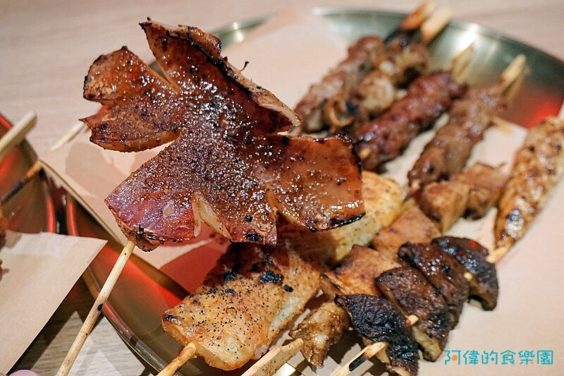 【西門站】焦糖楓串燒西門店-平價串燒，食材新鮮、特殊漢方烤肉粉，鹹甜入味超好吃