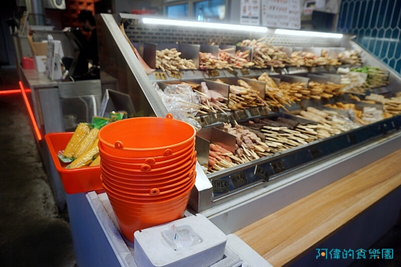 【西門站】焦糖楓串燒西門店-平價串燒，食材新鮮、特殊漢方烤肉粉，鹹甜入味超好吃