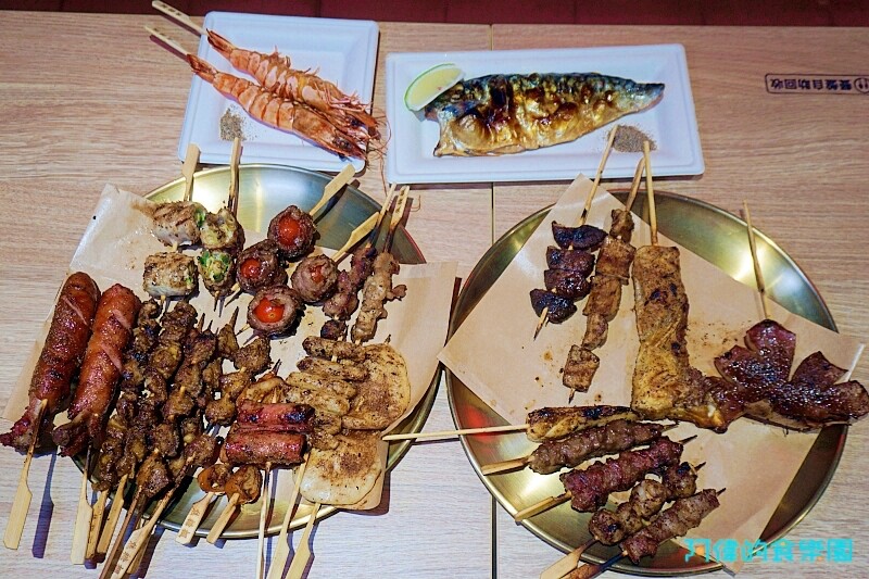 【西門站】焦糖楓串燒西門店-平價串燒，食材新鮮、特殊漢方烤肉粉，鹹甜入味超好吃