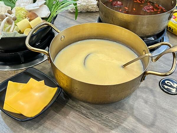 *(龍潭美食)懶鍋時尚湯鍋北龍店~自助蔬食百匯只要299元超 *(龍潭美食)懶鍋時尚湯鍋北龍店~自助蔬食百匯只要299元超