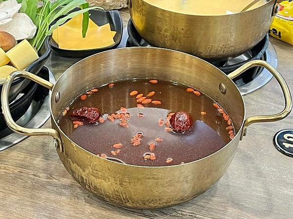 *(龍潭美食)懶鍋時尚湯鍋北龍店~自助蔬食百匯只要299元超 *(龍潭美食)懶鍋時尚湯鍋北龍店~自助蔬食百匯只要299元超