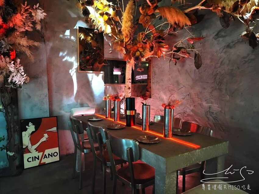 【大直酒吧推薦】Clean Rose ➤ 燈光美氣氛佳隨便一個角落都超好拍！台北酒吧推薦，IG打卡熱點！