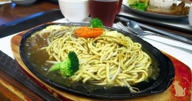 台中｜素食 國際耀谷 那一年我們的泡沫紅茶坊 ，沙鹿素食 簡餐店!