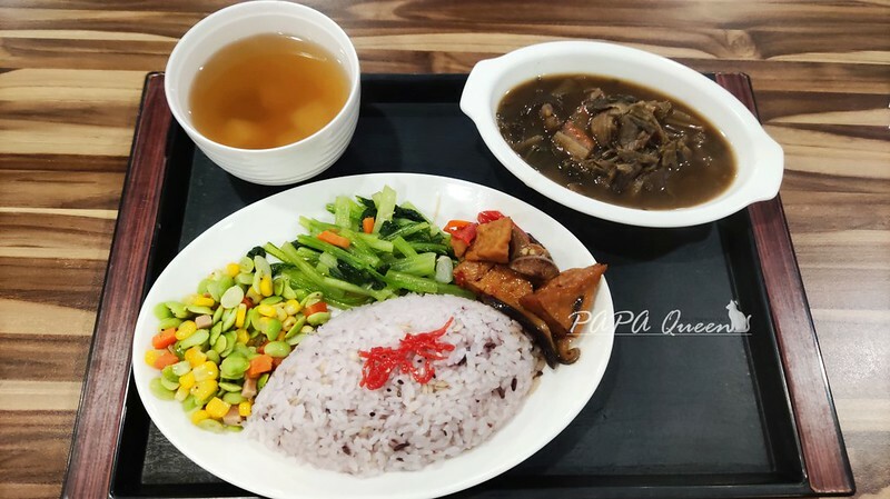 台中｜素食 國際耀谷 那一年我們的泡沫紅茶坊 ，沙鹿素食 簡餐店!