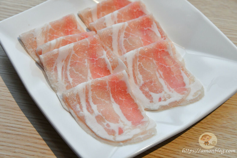 饗麻饗辣PLUS最奢華A5和牛吃到飽開箱，超豪華海鮮、活蝦、熟食任你吃，有紅白酒、莫凡彼冰淇淋