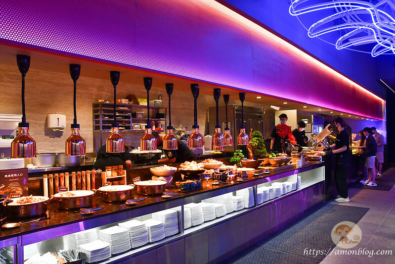 饗麻饗辣PLUS最奢華A5和牛吃到飽開箱，超豪華海鮮、活蝦、熟食任你吃，有紅白酒、莫凡彼冰淇淋