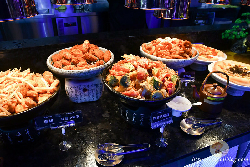 饗麻饗辣PLUS最奢華A5和牛吃到飽開箱，超豪華海鮮、活蝦、熟食任你吃，有紅白酒、莫凡彼冰淇淋