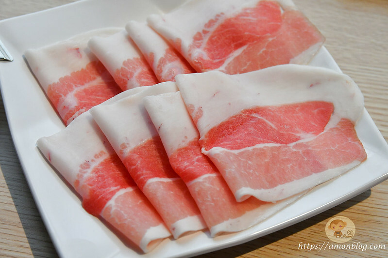 饗麻饗辣PLUS最奢華A5和牛吃到飽開箱，超豪華海鮮、活蝦、熟食任你吃，有紅白酒、莫凡彼冰淇淋