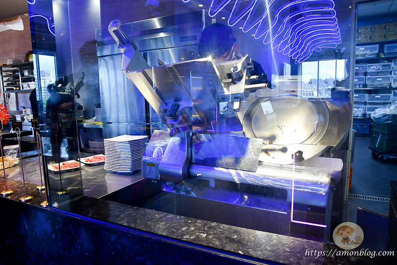 饗麻饗辣PLUS最奢華A5和牛吃到飽開箱，超豪華海鮮、活蝦、熟食任你吃，有紅白酒、莫凡彼冰淇淋