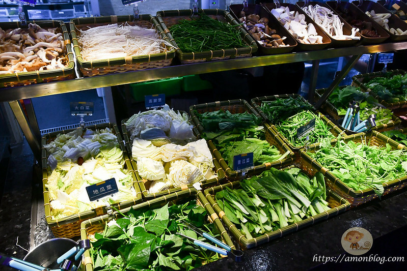 饗麻饗辣PLUS最奢華A5和牛吃到飽開箱，超豪華海鮮、活蝦、熟食任你吃，有紅白酒、莫凡彼冰淇淋