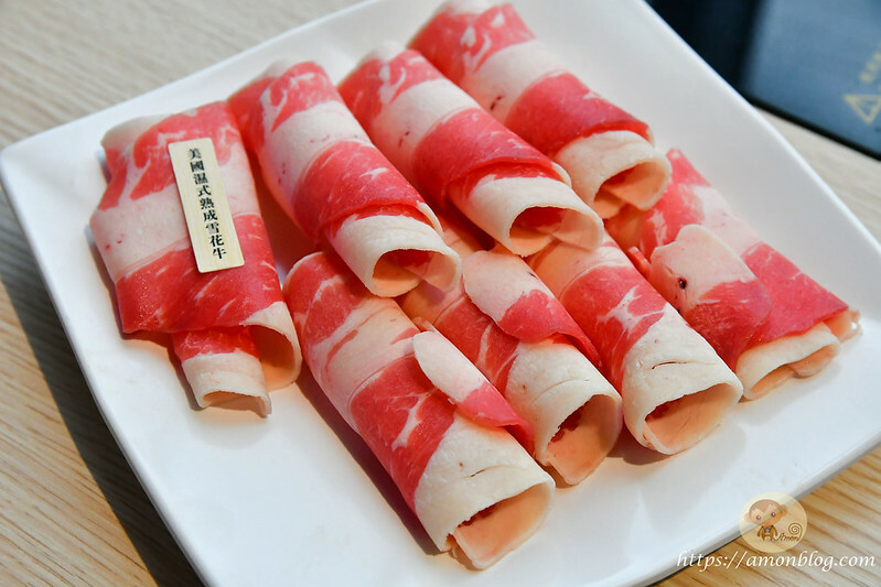 饗麻饗辣PLUS最奢華A5和牛吃到飽開箱，超豪華海鮮、活蝦、熟食任你吃，有紅白酒、莫凡彼冰淇淋